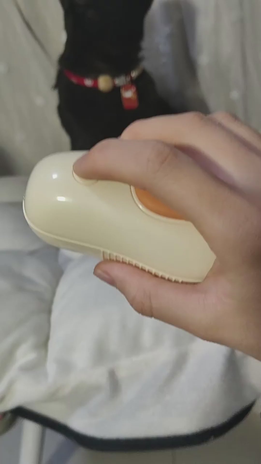 Avocado Steam Cat Brush - Gentle Grooming & Relaxing Massage